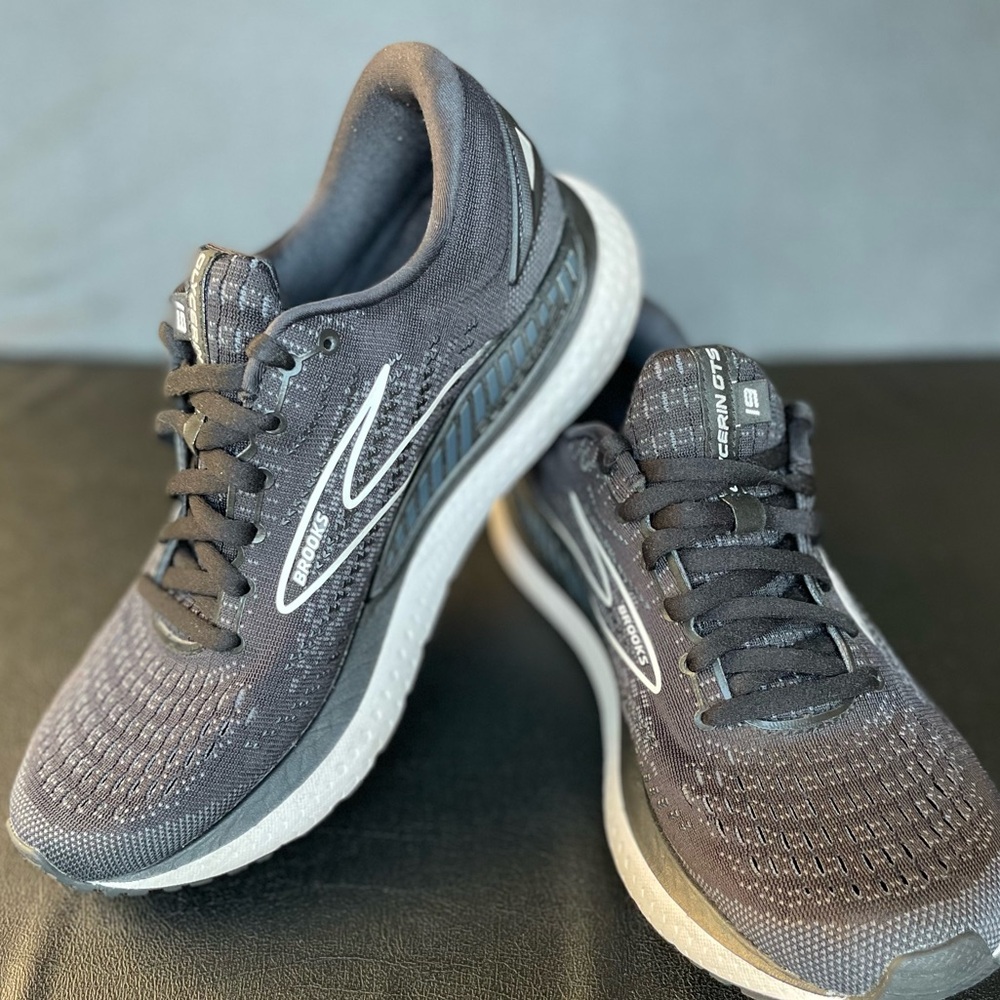 Women’s Brooks Glycerin 19 Running Shoes Size 8 Black